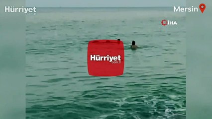 Kurbanlık keçi denize atladı