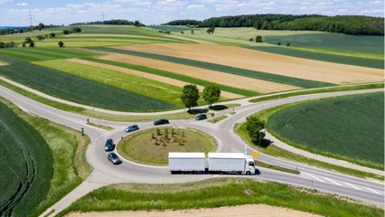 So geht es sicher rund: Richtig im Kreisverkehr fahren