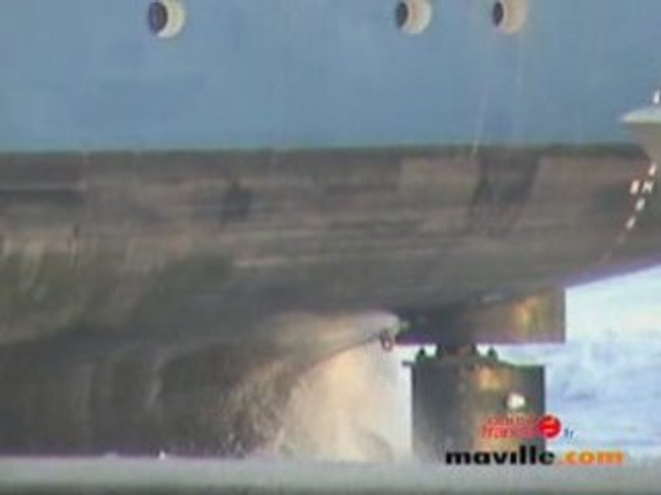 Les Sables d'Olonne: nouvel échec de remorquage du cargo