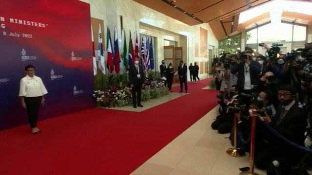 Pourquoi avez-vous commencé la guerre? : Sergueï Lavrov boude le G20 et ignore les questions