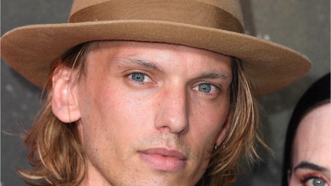 VOICI : Jamie Campbell Bower (Stranger Things) : cette actrice de Harry Potter qu'il a failli épouser