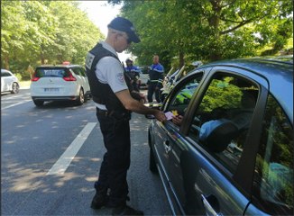A Fougères, des contrôles de police pour sensibiliser les conducteurs avant les vacances