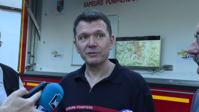 Incendie dans le Gard: Environ 555 pompiers vont rester mobilisés cette nuit, selon un responsable des pompiers