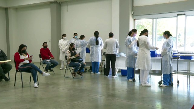 Vacunas de refuerzo no alcanzaron para maestros de Vallarta | CPS Noticias Puerto Vallarta