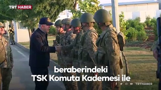 Bakan Akar Süleyman Şah Türbesi'ni ziyaret etti