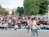 Binlerce kişi Kurban Bayramı namazı için Ayasofya'yı Kebir Camii'ne akın etti