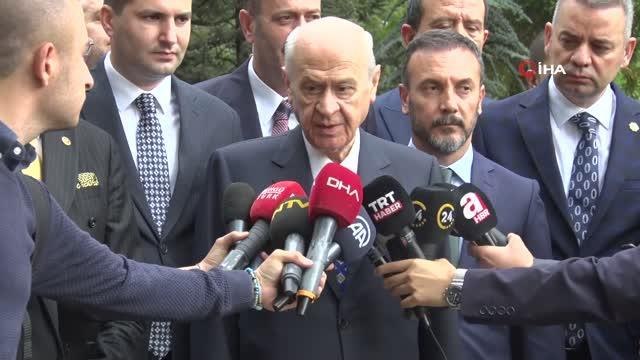 Milliyetçi Hareket Partisi Genel Başkanı Devlet Bahçeli: Her olayda millete ters düşen ve siyasete alet olmuş kurumlarla bir yere varmak mümkün...