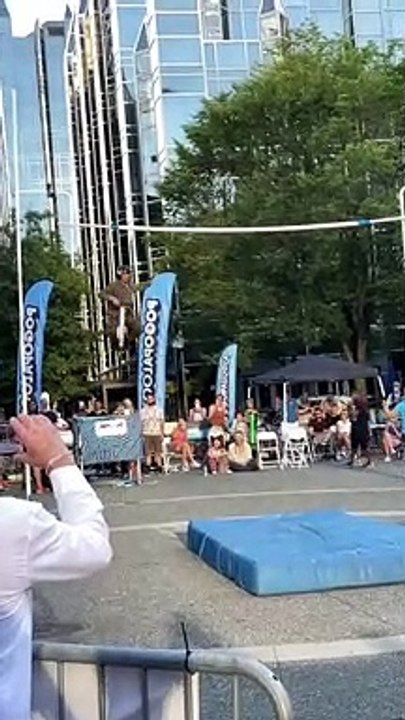 Record de saut avec un pogo stick