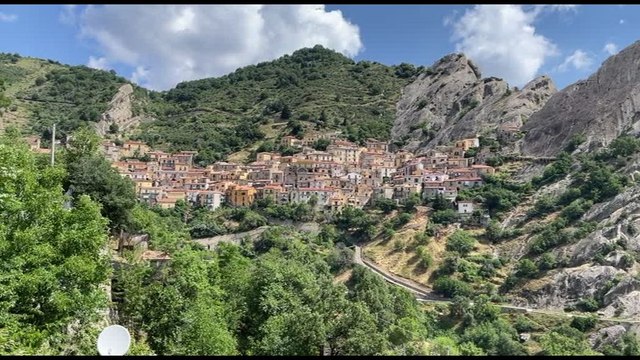 Dolomiti Lucane, tra natura ed emozioni: boom per estate 2022