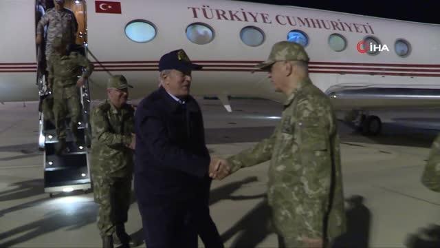 Bakan Akar beraberindeki TSK komuta kademesi ile Dağlıca'da