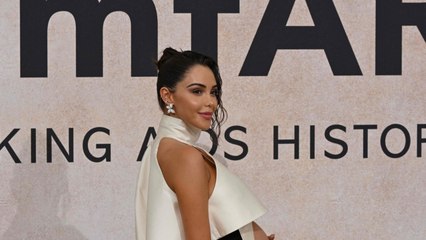 VOICI : Nabilla ose un nouveau look, les internautes sont complètement sous le charme