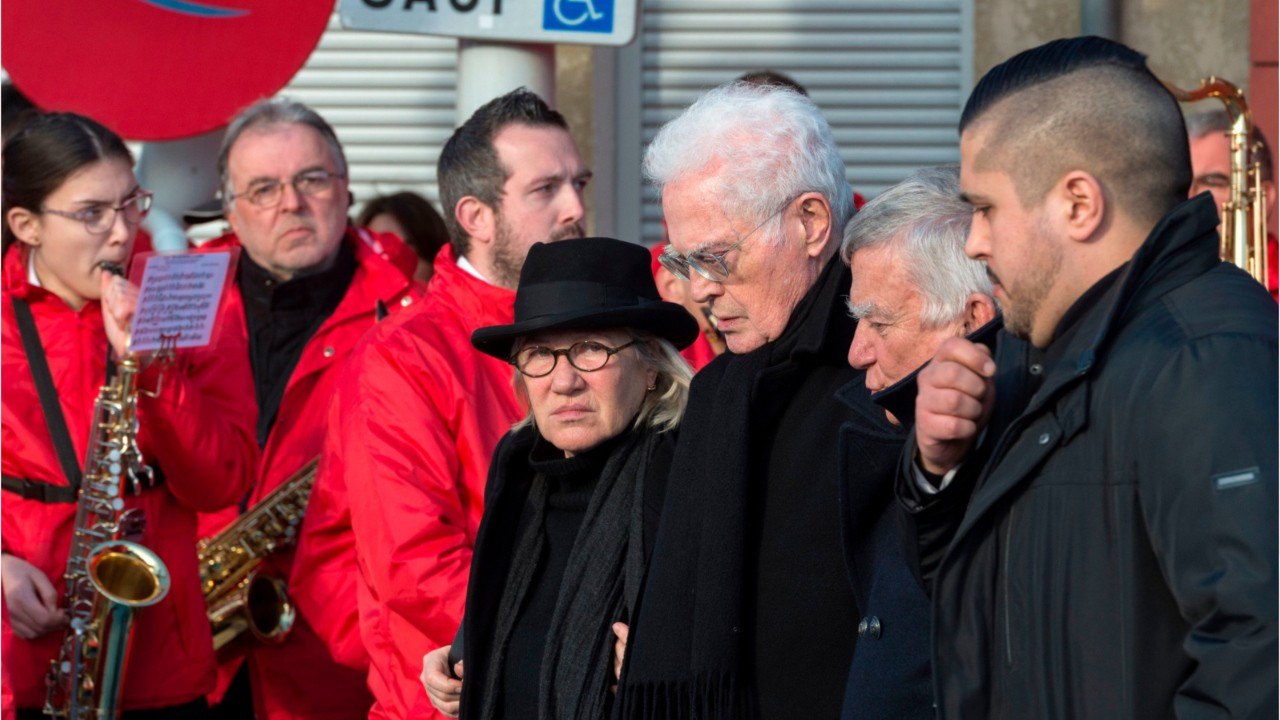 GALA VIDÉO - Michel Charasse : l’homme qui abritait les amours de François Mitterrand et Anne Pingeot