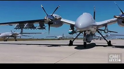 Bayraktar AKINCI TİHA filosu sahneye çıktı