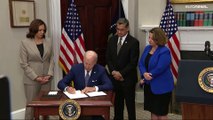 Joe Biden attackiert Supreme Court - US-Präsident unterzeichnet Dekret
