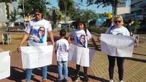 Familiares de Alana Beatriz pedem justiça pela morte da jovem em manifestação em Cascavel