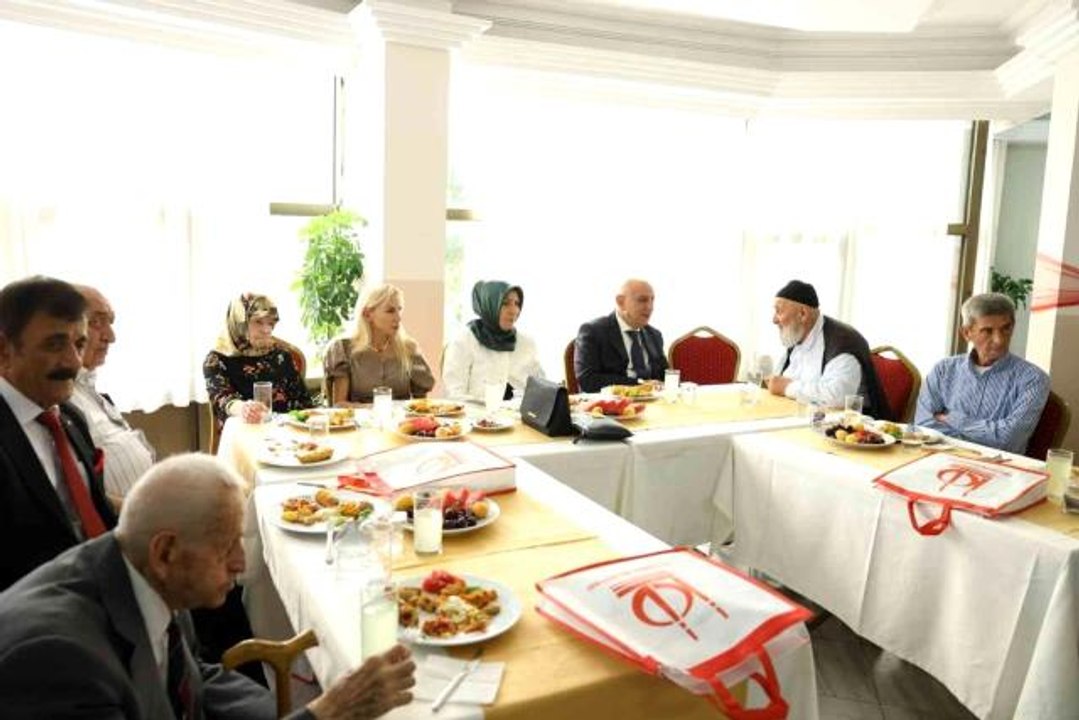 Başkan Altınok'tan huzurevine Kurban Bayramı ziyareti