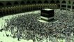 Alla Mecca il saluto attorno al cubo nero della Grande Moschea