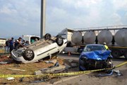 İki otomobilin birbirleriyle çarpıştığı feci kazada can pazarı! 3 kişi yaşamını yitirdi