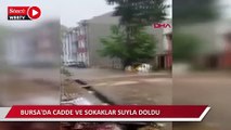 Bursa'da sağanak ve fırtına; ağaçlar devrildi, cadde ve sokaklar suyla doldu