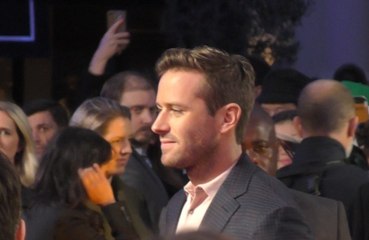 ¿Armie Hammer trabaja como conserje de un hotel?