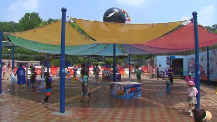 무더위에 '물 축제' 성황...'물총 놀이·물대포 클럽' / YTN