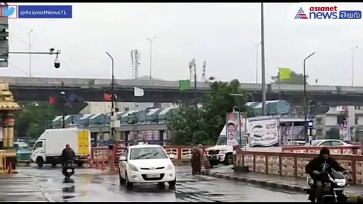 ప్రకాశం బ్యారేజీకి పోటెత్తిన వరదనీరు... 30గేట్లెత్తి దిగువకు నీటి విడుదల 