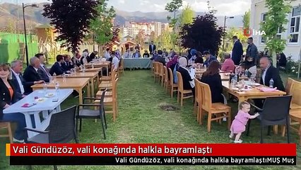 Vali Gündüzöz, vali konağında halkla bayramlaştı