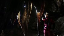 Un equipo de geólogos descubre en China una cueva con impresionantes formas calcáreas