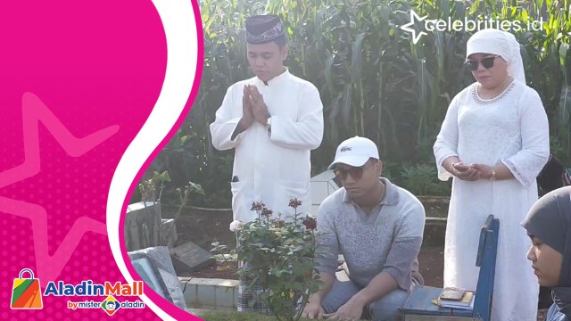 Haji Faisal Ziarah ke Makam Bibi Andriansyah di Hari Raya Idul Adha, Mendaraskan Doa Menyentuh