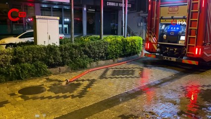 Beykoz'da sağanak sebebiyle caddeler ve evleri su bastı, bir eve yıldırım düştü