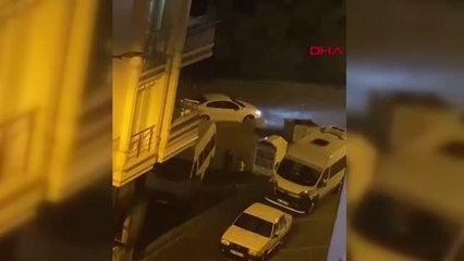 İSTANBUL-ESENYURT'TA SAĞANAK YAĞIŞ SU BASKINLARINA YOL AÇTI