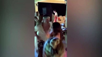 Zeynep Bastık ile Edis'in yeni samimi dans görüntüleri olay oldu