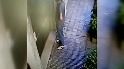 Konya'da tesisatçı gibi davranarak evlerden hırsızlık yaptığı iddia edilen zanlı tutuklandı