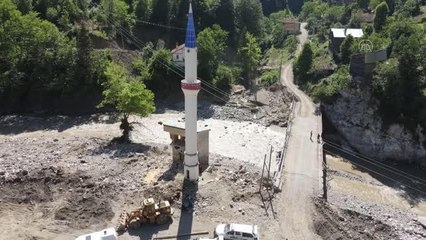 Son dakika gündem: KASTAMONU - Camisi yıkılan minare iki selde de ayakta kaldı