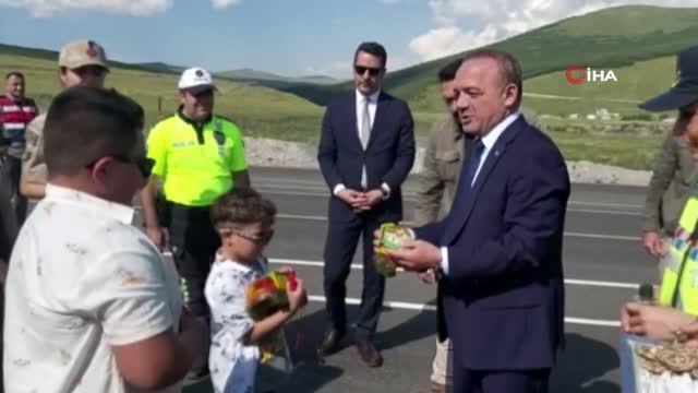 Son dakika: Vali Öner uygulama noktaları, hastane ve 112 Acil Çağrı Merkezi'ni ziyaret etti