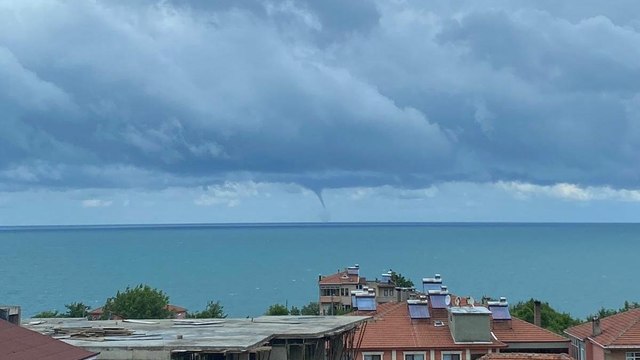 Bartın açıklarında oluşan hortum kamerada!