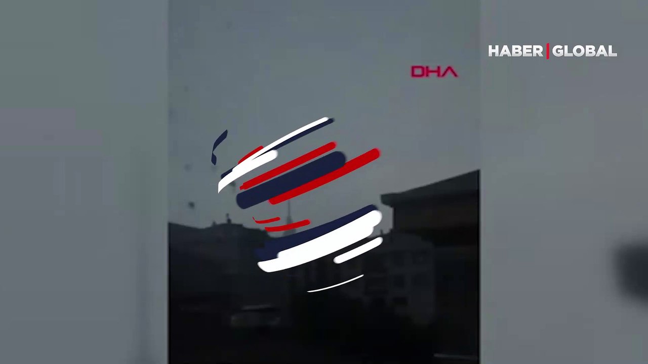 Çamlıca Kulesi'ne yıldırım düştüğü anlar kamerada