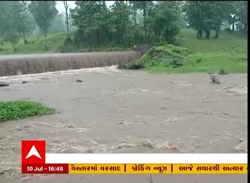 તાપીઃ સોનગઢ ગ્રામ્યમાં નદીમાં ઘોડાપુર આવતા બ્રિજ પાણીમાં ગરકાવ