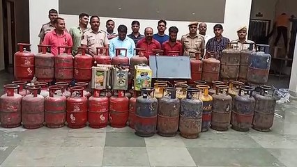 100 से ज्यादा सिलेंडर व अन्य चोरी, कांस्टेबलों को देख फेंके पत्थर, दबोचा गया