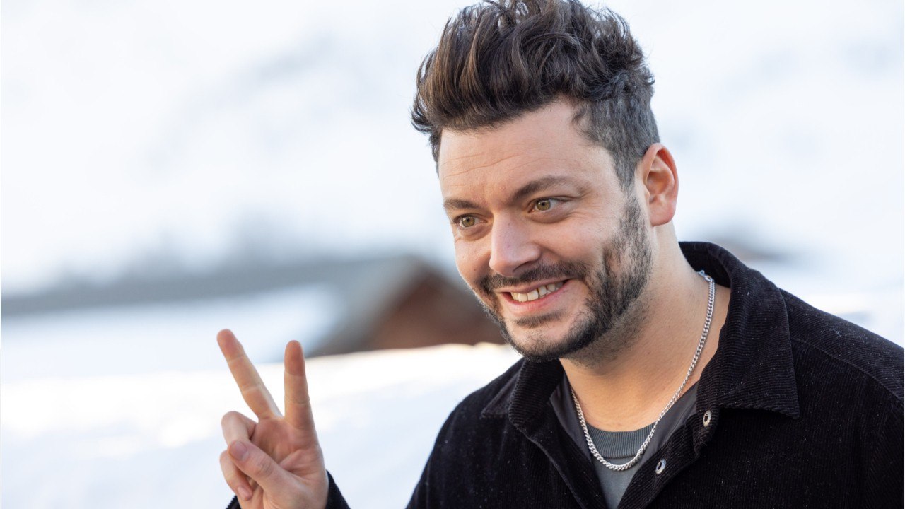 VOICI : Kev Adams : l'adorable surprise qu'il a organisée pour les 80 ans de sa mamie Claudine