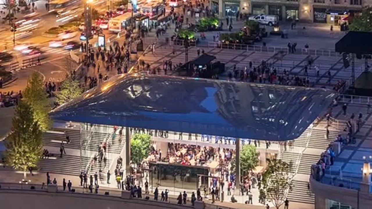 History of the Michigan Avenue Apple Store
