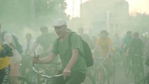 Desfile ciclista en Moscú para celebrar el verano y el fin de las restricciones covid