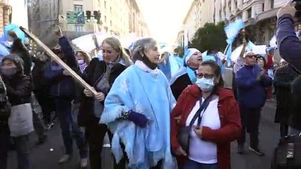 Marcha opositora en Argentina con el lema "Defendamos la República"