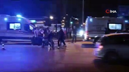 Kavşakta iki otomobil çarpıştı: 6 yaralı