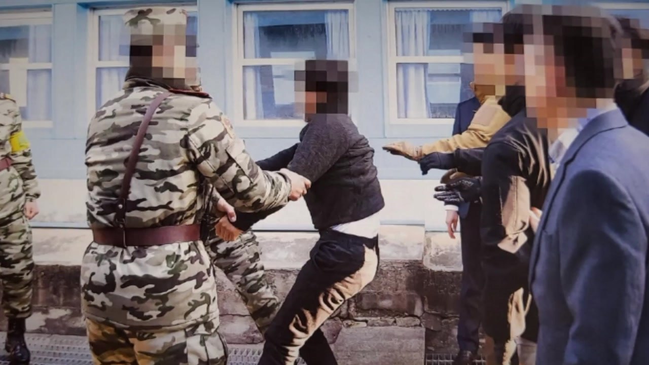 [영상] '탈북 어민 북송' 사진 공개...정치권으로 논란 확산 / YTN