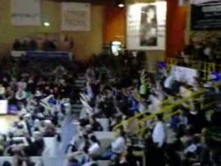 La ola à Lawson Body pendant le match SPVB TVB