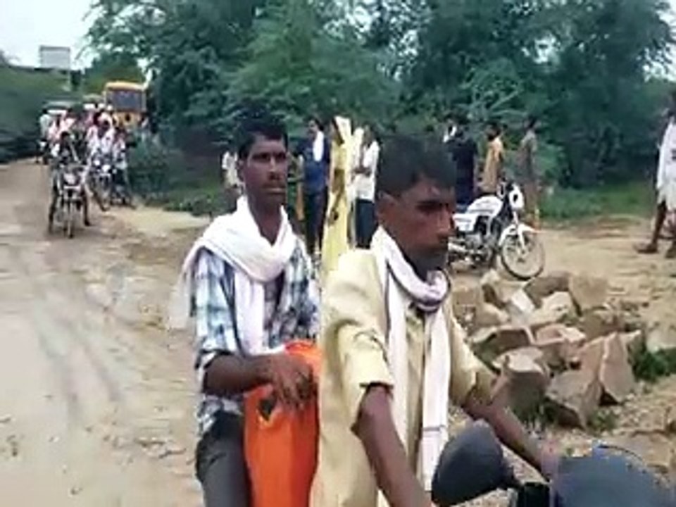 railway underpass: रेलवे अण्डरपास में पानी भरने...