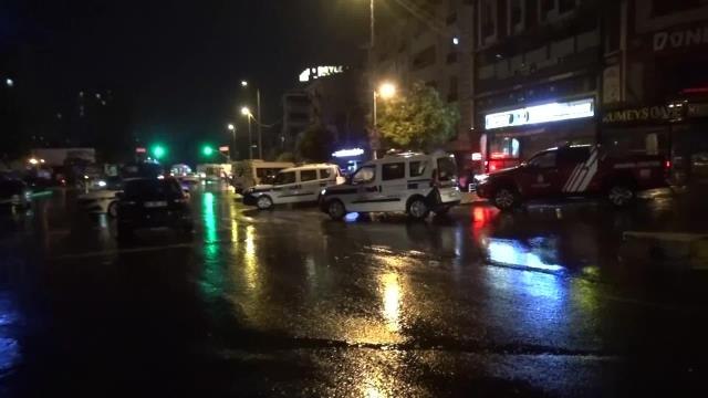 Esenyurt Belediye Başkanı Bozkurt'tan Sağanak Yağış Açıklaması: Geçmiş Yıllarda Yapılan Yanlış Uygulamalar Yüzünden Bu İş Buraya Kadar Geldi