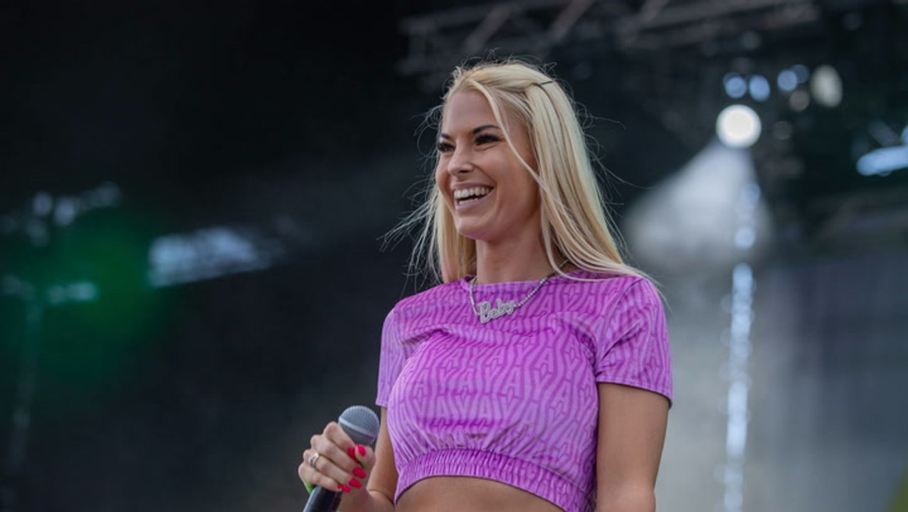 Isi Glücks Mann: Das ist Carlos Lucio