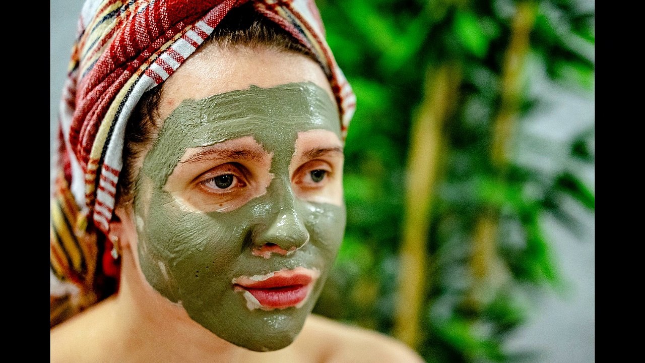 Choose Between Expert and DIY Beauty Treatments